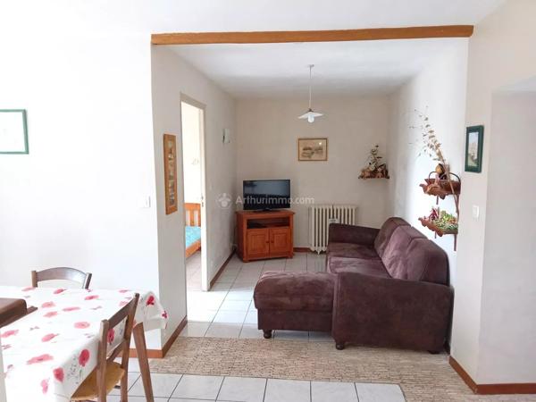 Vente                                                      Maison de ville
                        
                     4 pièces                      99 m2                     à Carmaux