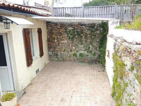 Vente                                                      Maison de ville
                        
                     4 pièces                      99 m2                     à Carmaux