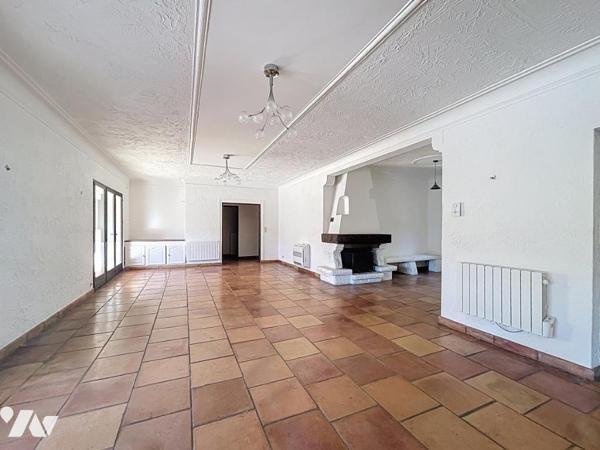 A vendre Villa de caractère en pierre avec vaste terrain, au calme absolu