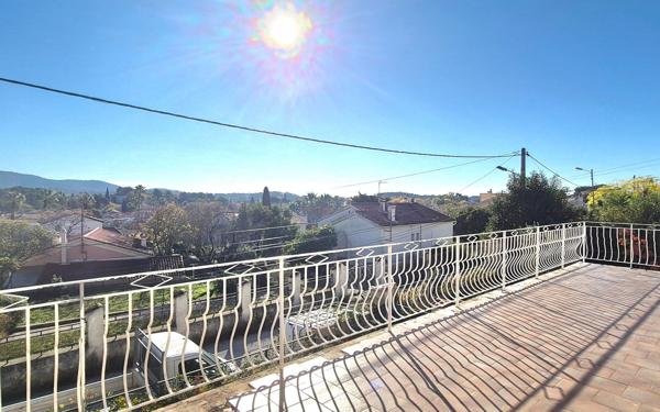 Maison à vendre    8 pièces • 207 m2 La Garde