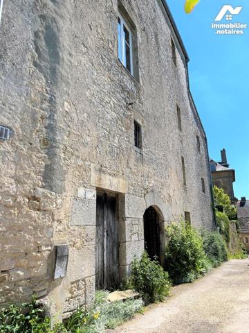 A VEZELAY, reconnu un des plus beaux villages de FRANCE, classé au patrimoine mondial de l’UNESCO,