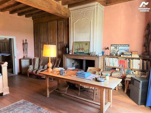 A VEZELAY, reconnu un des plus beaux villages de FRANCE, classé au patrimoine mondial de l’UNESCO,