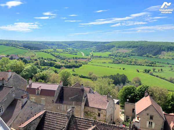 A VEZELAY, reconnu un des plus beaux villages de FRANCE, classé au patrimoine mondial de l’UNESCO,