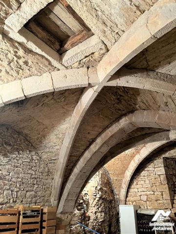 A VEZELAY, reconnu un des plus beaux villages de FRANCE, classé au patrimoine mondial de l’UNESCO,