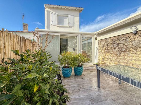 ROYAN - Maison de ville à fort potentiel ? Au coeur du centre-ville et à 800 m de la plage Royan