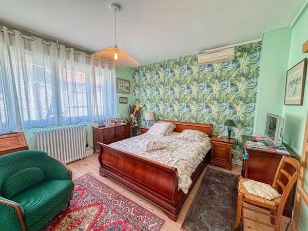 ROYAN - Maison de ville à fort potentiel ? Au coeur du centre-ville et à 800 m de la plage Royan