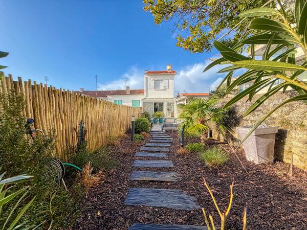 ROYAN - Maison de ville à fort potentiel ? Au coeur du centre-ville et à 800 m de la plage Royan