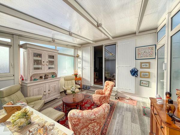 ROYAN - Maison de ville à fort potentiel ? Au coeur du centre-ville et à 800 m de la plage Royan