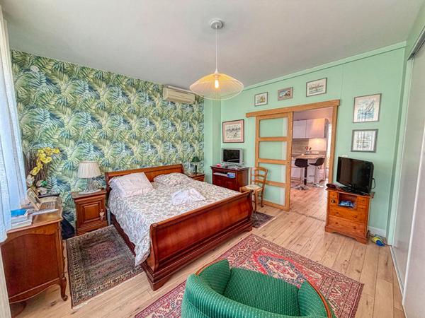 ROYAN - Maison de ville à fort potentiel ? Au coeur du centre-ville et à 800 m de la plage Royan