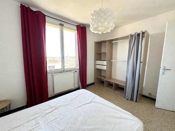 Nîmes (30000)