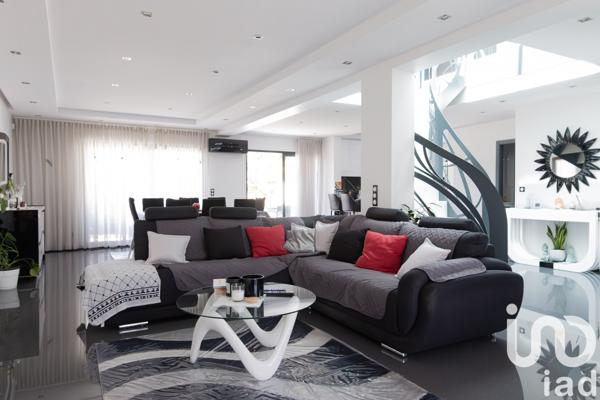 House for sale 7 rooms 205 m² Savigny-sur-Orge