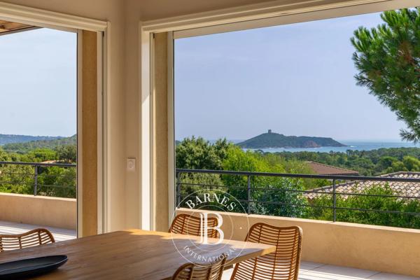 Sainte-Lucie-de-Porto-Vecchio, Villa 5 Chambres -  185 m² à vendre