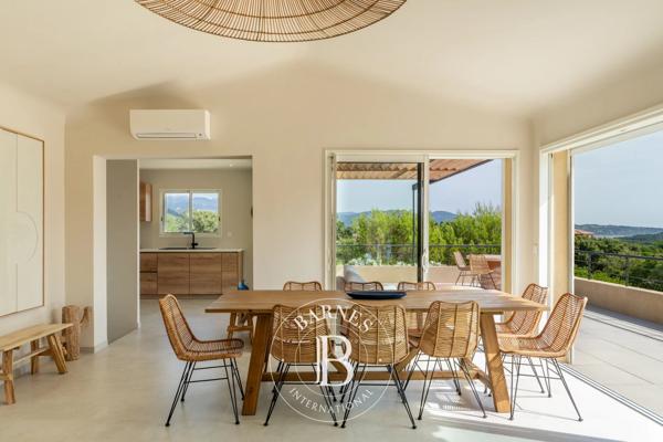 Sainte-Lucie-de-Porto-Vecchio, Villa 5 Chambres -  185 m² à vendre