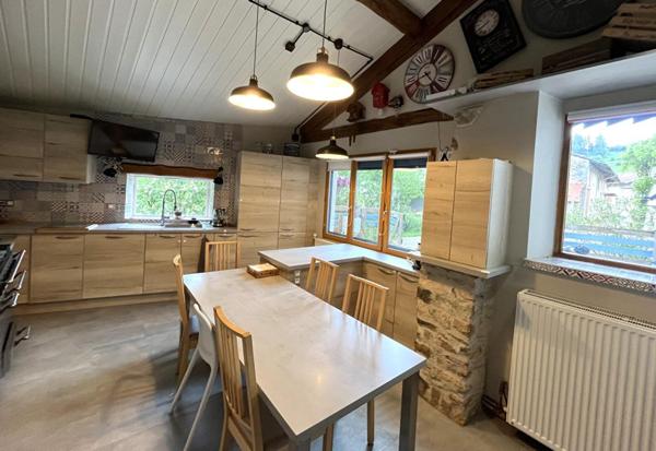 Maison Saint Hymetiere Sur Valouse 9 pièce(s) 161 m2