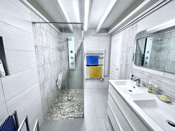 Maison 8 pièces - 180 m² Exclusivité efficity