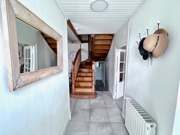 Maison 8 pièces - 180 m² Exclusivité efficity