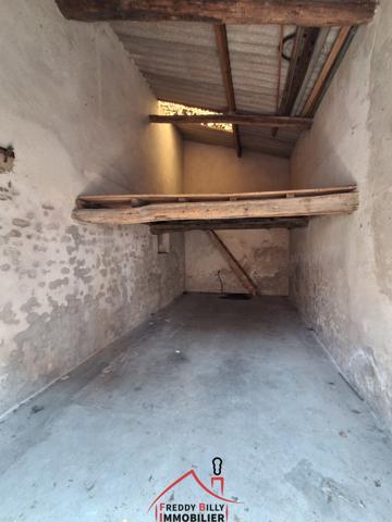 EXCLUSIVITE ! Garage avec mezzanine en plein centre !