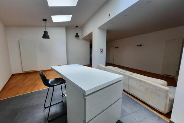 Louer appartement 5 pièces de 193 m²
