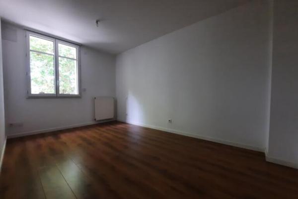 Louer appartement 5 pièces de 193 m²