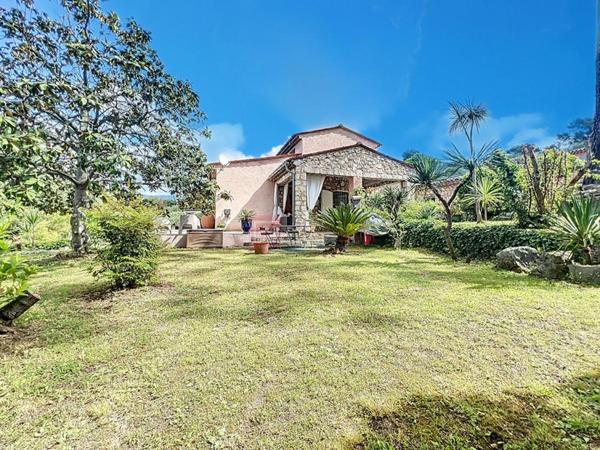 Villa 5 pièces 182 m2 avec TERRAIN DE 1600 M2