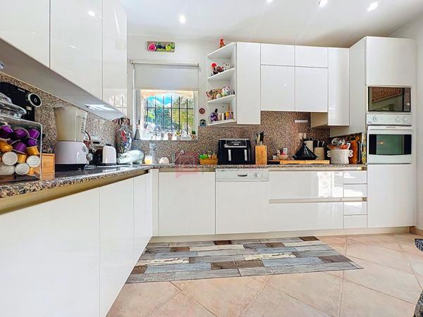 Villa 5 pièces 182 m2 avec TERRAIN DE 1600 M2