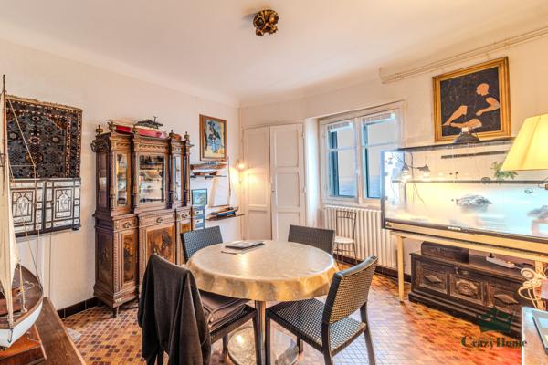 Maison
                                                                                                                                                                                                                                                                                                                        6 pièce(s)                                                                                                                                                                                                          4 chambre(s)                                                                                                                                                                                                          105  m²