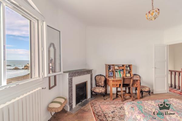 Maison
                                                                                                                                                                                                                                                                                                                        6 pièce(s)                                                                                                                                                                                                          4 chambre(s)                                                                                                                                                                                                          105  m²