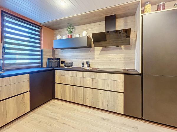 Adorable maison de village sans travaux, 2 chambres, un bureau, cuisine neuve, matériaux anciens préservés