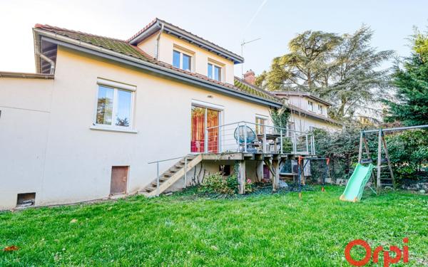 Maison à vendre    5 pièces •  Saint-Genis-Laval