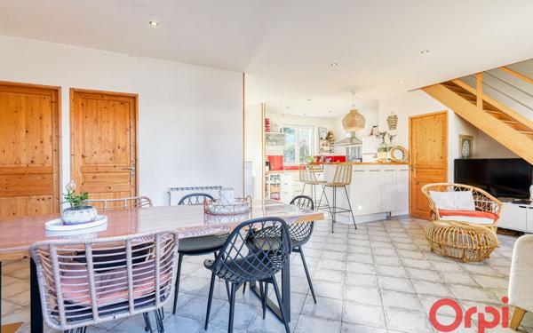 Maison à vendre    5 pièces •  Saint-Genis-Laval