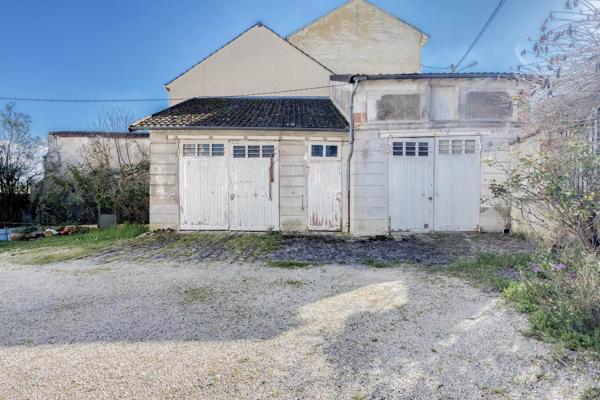 Maison de Maître au cœur de Meaux + Dépendances