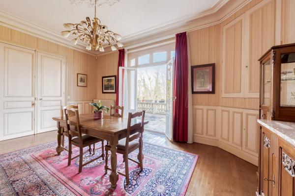 Maison de Maître au cœur de Meaux + Dépendances