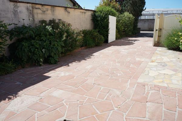 Villa ou ensemble immobilier à Golbey