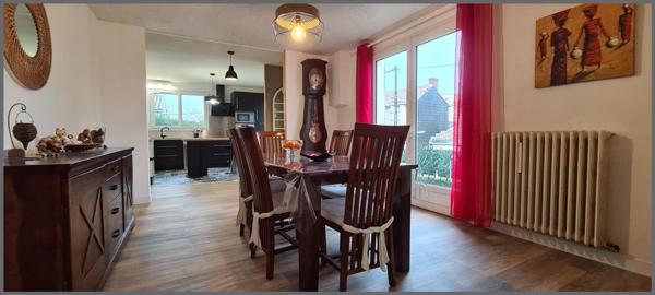 Maison à BRESSUIRE, 79300 - 5 pièces 95m²