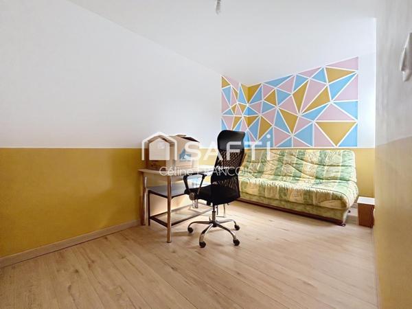 Plain-pied 87 m², village agréable et paisible