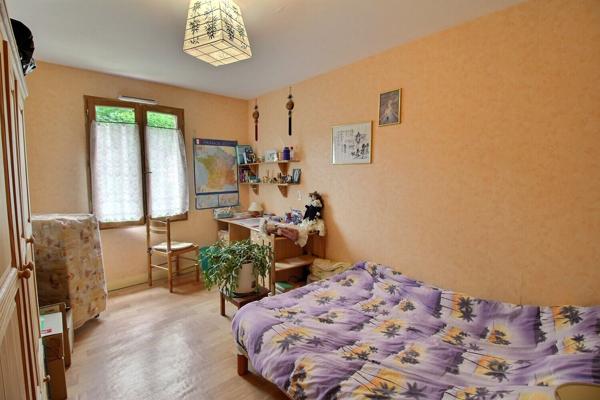 Pavillon 5 chambres proche EPERNON avec terrain et garage