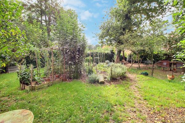 Pavillon 5 chambres proche EPERNON avec terrain et garage