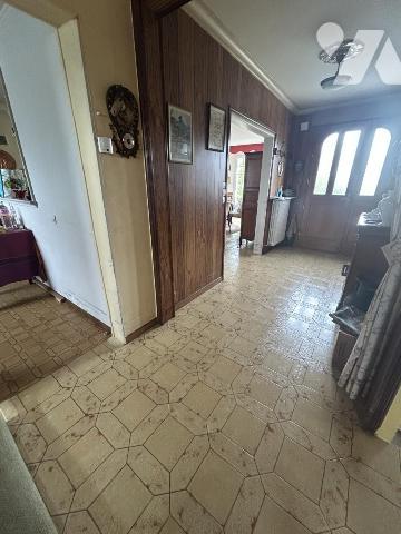 Maison en pierres avec grand jardin clos et terrain constructible détachable 