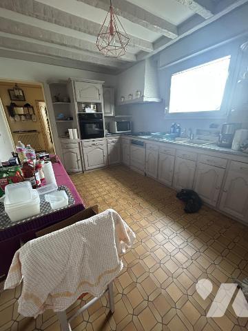 Maison en pierres avec grand jardin clos et terrain constructible détachable 