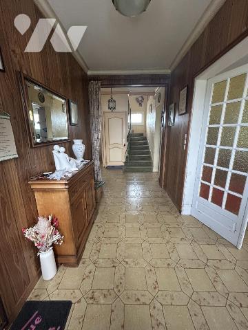Maison en pierres avec grand jardin clos et terrain constructible détachable 