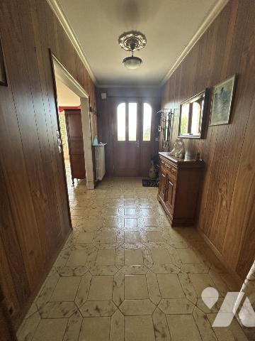 Maison en pierres avec grand jardin clos et terrain constructible détachable 