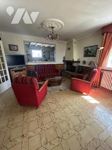 Maison en pierres avec grand jardin clos et terrain constructible détachable 
