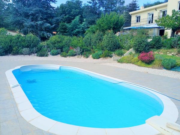 Vente / Maison et grand terrain