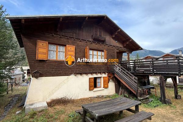 Vente                                                      Chalet
                        
                     6 pièces                      91 m2                     à Abriès-Ristolas