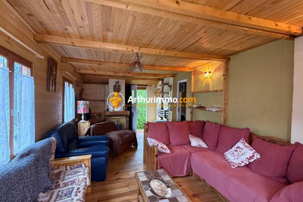 Vente                                                      Chalet
                        
                     6 pièces                      91 m2                     à Abriès-Ristolas