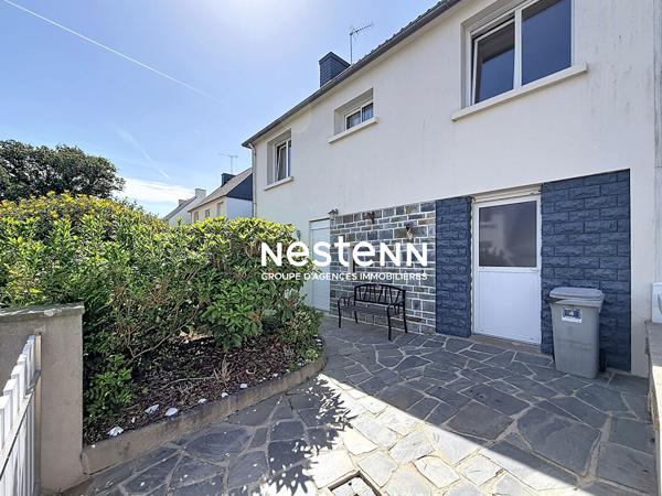 Maison - 5 pièces - 87 m² - ERGUE-GABERIC -  à proximité immédiate des commerces