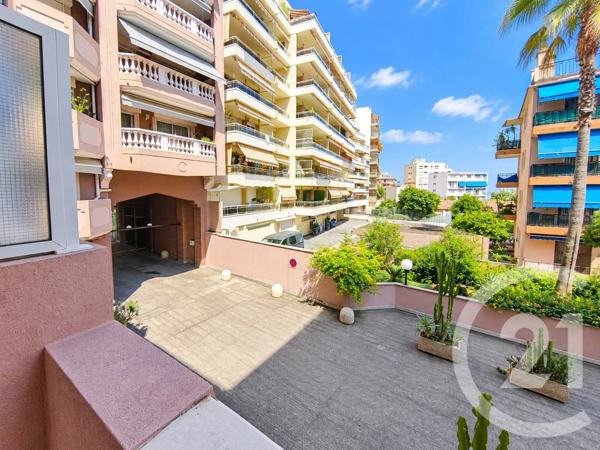 Appartement F3 à vendre  3 pièces - 66,82 m 2   ROQUEBRUNE CAP MARTIN  - 06