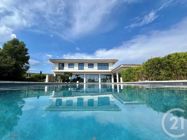 Maison à vendre  6 pièces - 240 m 2   LA CADIERE D AZUR  - 83
