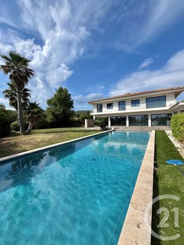 Maison à vendre  6 pièces - 240 m 2   LA CADIERE D AZUR  - 83