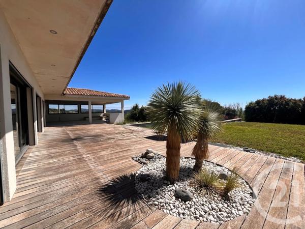 Maison à vendre  6 pièces - 240 m 2   LA CADIERE D AZUR  - 83